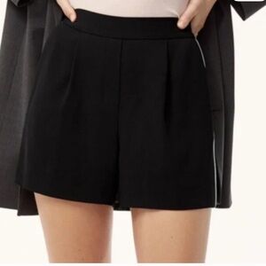 EUC Aritzia Babaton Cohen Trouser Shorts